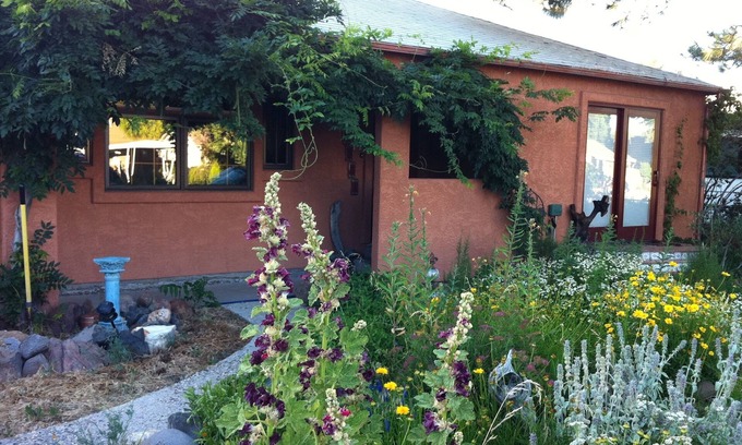 Reno Casa | Stylish & Quiet 2BR, 2BA Eclectic Home in the Heart of Reno – Pet Friendly!