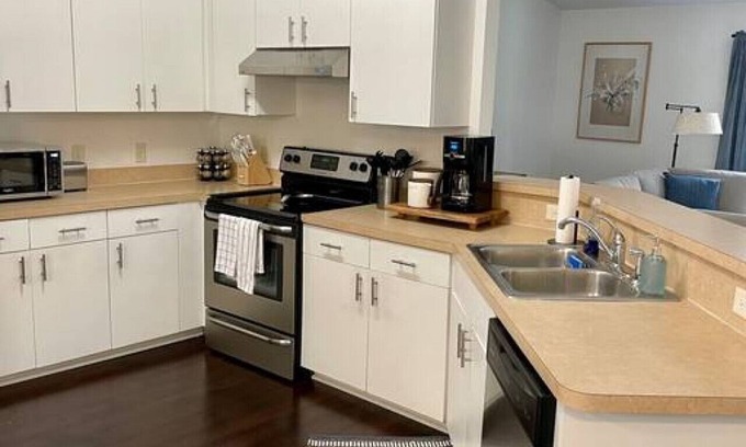 Fellowship Apartamento | The Charming Rancher - Dog Friendly - 9 mins to WEC