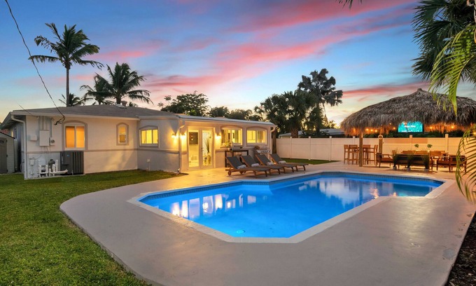 Melaleuca Gardens Casa | Stylish & Renovated 4BR W/Tiki + Heated Pool