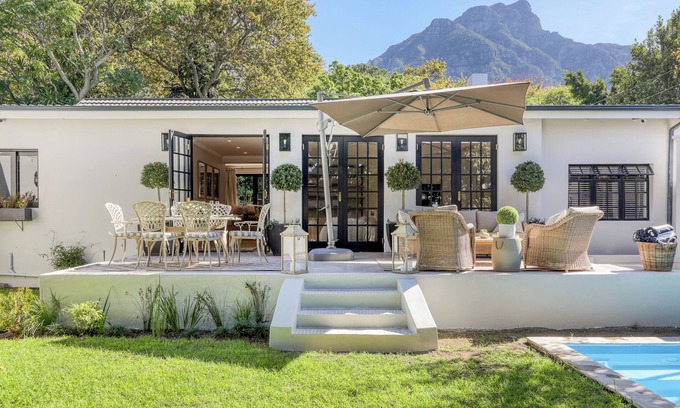 Newlands Casa | Stylish Renovated Home in Leafy Newlands