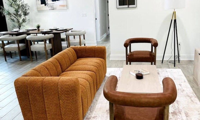 MLK Apartamento | Stylish Retreat - Close to Downtown - Open Layout