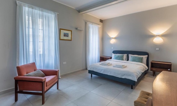 Floriana Apartamento | Stylish Retro Suites
