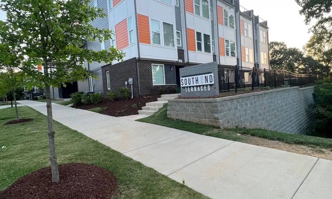 Dilworth Casa | Stylish roof top townhome uptown Charlotte