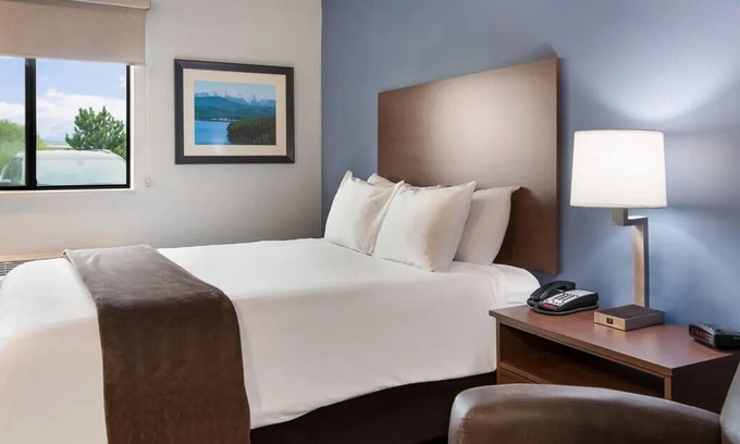 Shakopee Hotel | Stylish Room w/ Kitchen Just Minutes from Valleyfair Park!