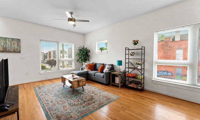North Chesterfield Casa | Stylish RVA Rooftop Retreat - 3BR, 3BA, King Bed, Sleeps 6 & Free Parking!