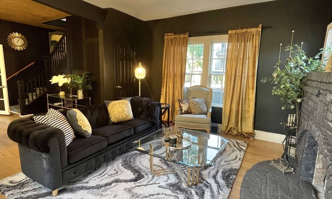 Central Area Casa | Stylish Salem Speakeasy Downtown