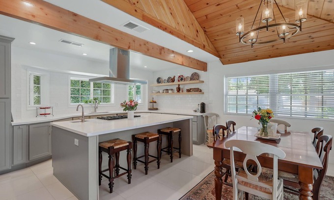 San Fernando Casa | Stylish San Fernando Stay with Designer Kitchen Upgrade