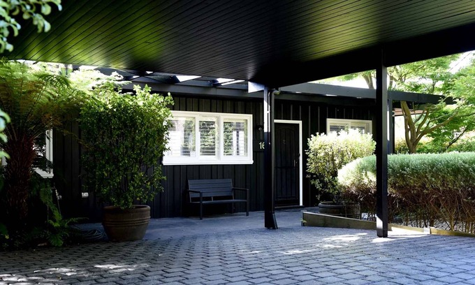 Red Hill South Casa | Stylish & Serene Escape @la.boheme.maison