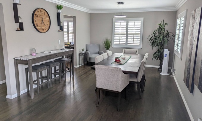Santa Paula Casa | Stylish & Spacious 2 Bed Home near Ventura Beach