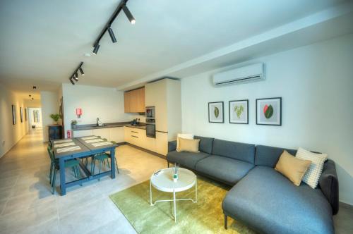Gzira Apartamento | Stylish, spacious 3 bedrooms, 2 bathrooms KBAS1-2