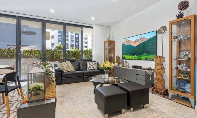 Lidcombe Apartamento | Stylish & Spacious 3BR Apt
