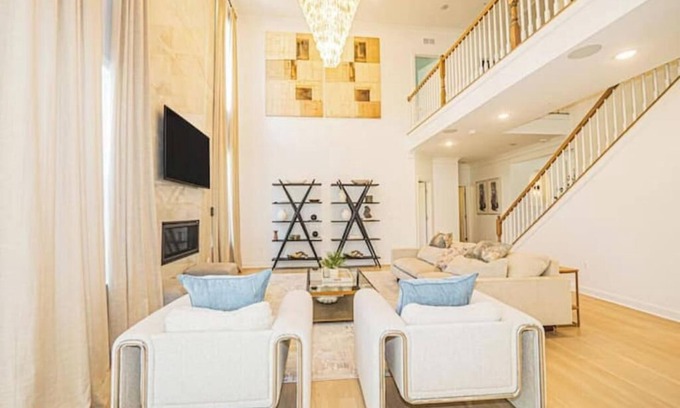 Montpelier Casa | Stylish & spacious 7BR Glen Dale Home w/ Game Room