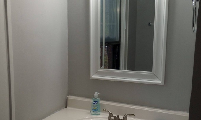 Athens Apartamento | Stylish & Spacious Apartment close to Ohio University and Uptown Athens