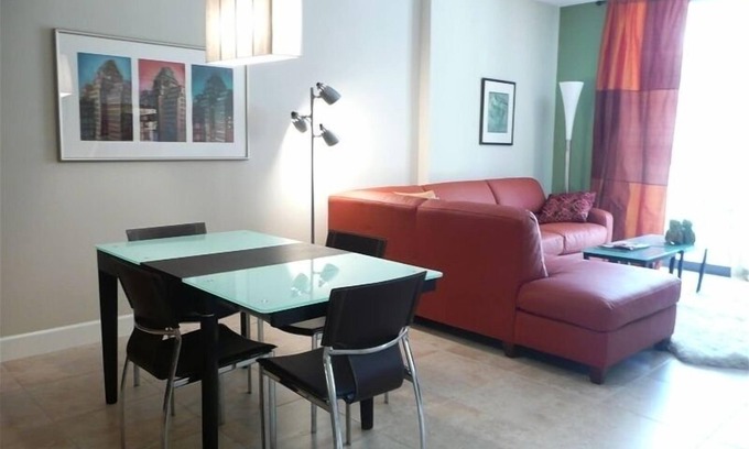 Coral Gables Section Condominio | Elegante y espacioso condominio de Miami 1 BR / 1. 5 BA, piscina! [Min. Contrato de arrendamiento de temporada baja de 6 meses]