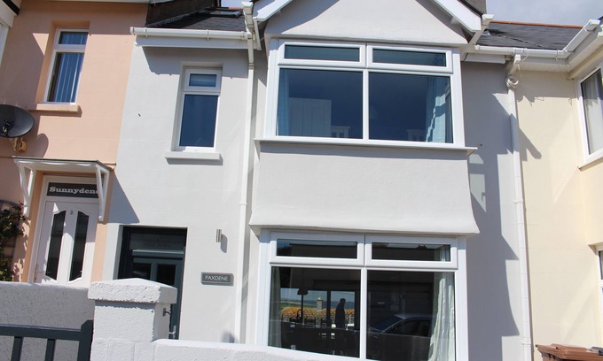 Salcombe Casa | Elegante y espaciosa casa familiar de Salcombe con vistas al estuario, estacionamiento y terraza