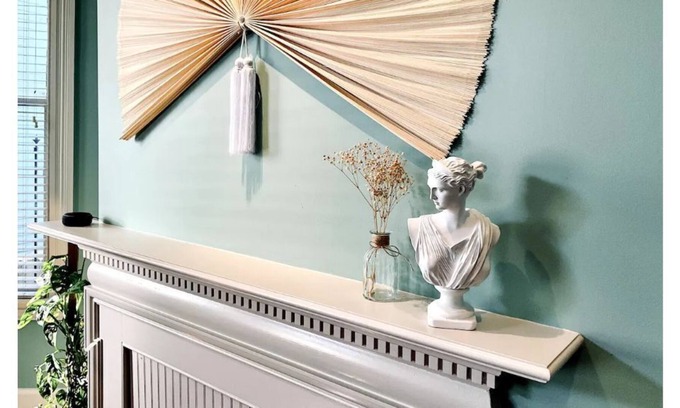 Metropolitan Casa | Stylish, Spacious Starland Victorian Home.