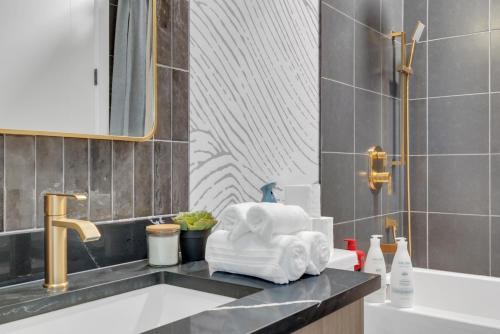 Currie Barracks Apartamento | Stylish Stay in Currie Barracks