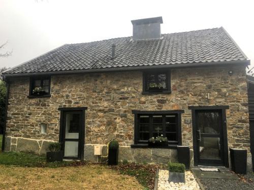 Niveze Casa | Stylish Stay with Pool, Jalhay