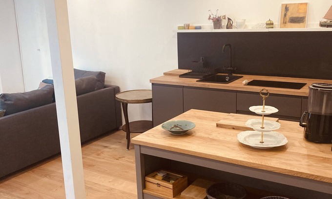 Eimsbuettel Apartamento | Elegante estudio en una casa de campo de 100 años con un jardín encantado