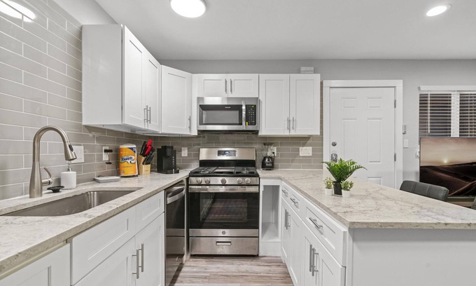 Clarksville Apartamento | Stylish Studio Downtown Evonify