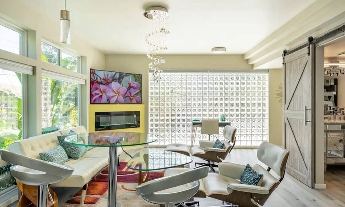 San Rafael Apartamento | Stylish Suite with Views, Perfect Base for SF & Wine Country Adventures