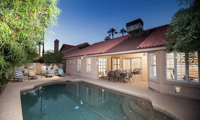 Pecos West Casa | Stylish & Sunny with Heated Pool in the Foothills!