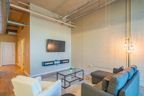 Tempe Apartamento | Stylish Tempe ASU Stay Pool Gym Parking WD