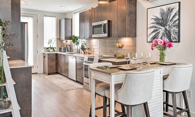 Whittier Heights Casa | NEW! Sleek Townhome in Ballard w/ Rooftop Deck!