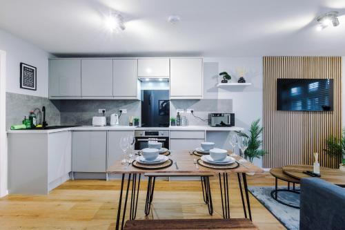 Offerton Apartamento | Stylish Two Bedroom Apartment in Stockport by Eason Stays, Ideal For Business Stays and Getaways, with Free Parking