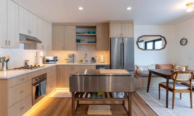 Warm Springs Condominio | Stylish Warm Springs Adventure Condo