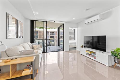 West End Apartamento | Stylish West End Stay with Rooftop Pool & BBQ