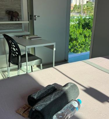 Capoeiras Casa | Suíte Grande com AR, TV e sacada em Florianópolis