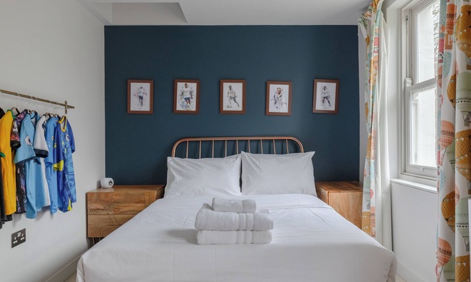 Victoria Casa | Sublime 4BD House w/Park Views - London Fields!