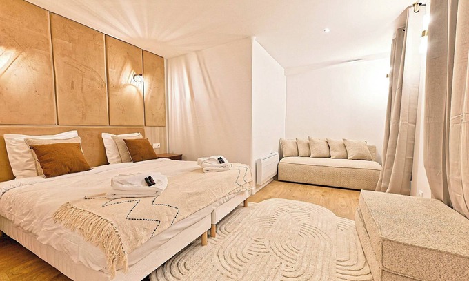 Quartier de Rochechouart Apartamento | Sublime Air-conditioned Flat Galeries Lafayette