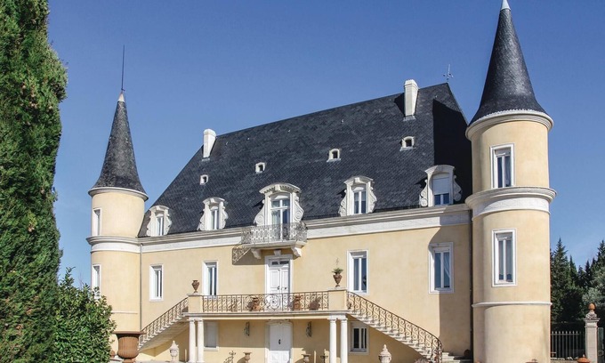 Pont-Saint-Esprit Casa | Sublime château avec piscine
