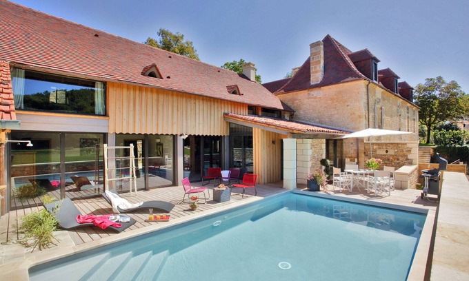 Saint-Amand-de-Coly Casa | Sublime casa principal - tranquila piscina climatizada privada de 5 * etiquetas, capacidad para 6 personas