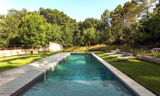 Villevieille Villa | Sublime casa de una sola planta en marco de madera de 130 m² con jardín y piscina