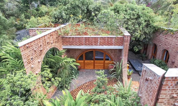 Agara Casa | Subterranean Ruins Resort