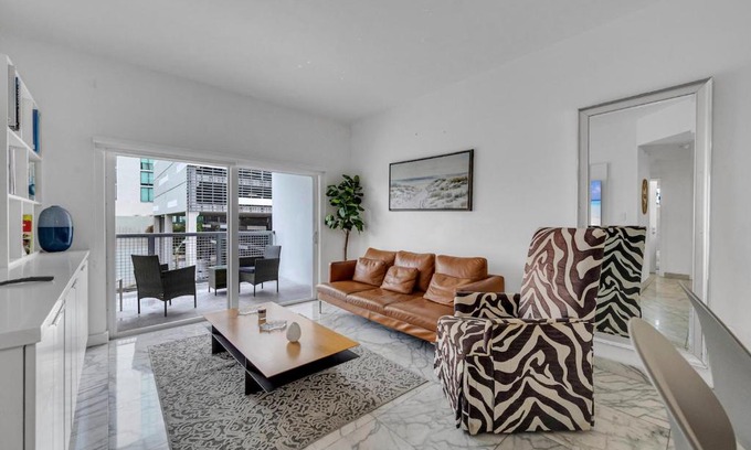 Midtown Apartamento | Subtle 2 Bed in Edgewater near Downtown With Free Parking