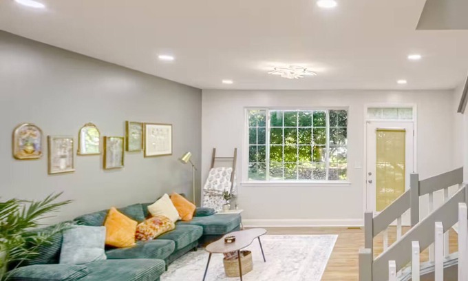 Bloomingdale Casa | Suburban Comfort Just 35 Min from Downtown Chi
