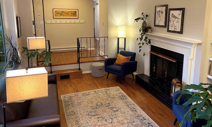 Bloomington Casa | Suburban Getaway-3 miles to IU