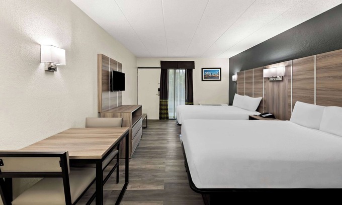 Mason Hotel | Suburban Studios Mason Near Kings Island