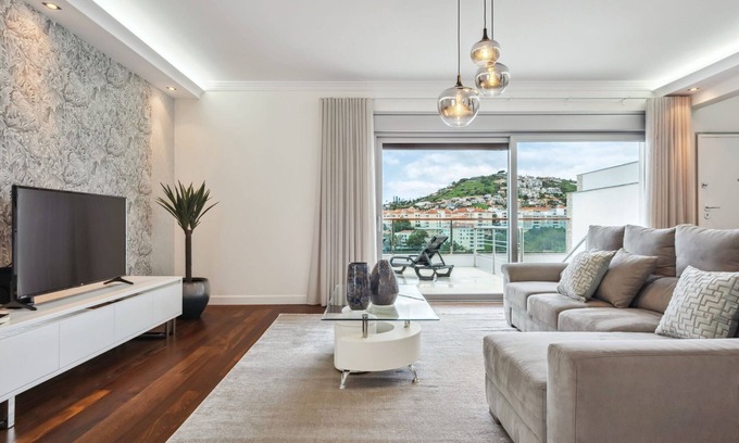 Santo Antonio Chalet De Esquí | Suburban Views by Madeira Sun Travel