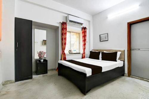 Kolkata Casa | Sudarshan Villa Guest House - Near Ruby General hospital
