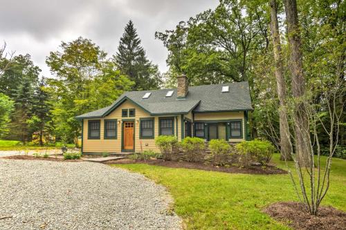 Laurel Mountain Casa | Sugar Berry Craftsman Home in Laughlintown