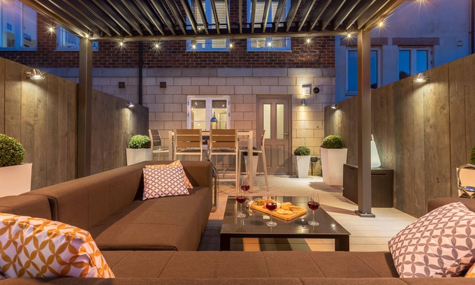 Whitby Casa | Sugar Reef - Luxury House, Garden, Parking & EV Point
