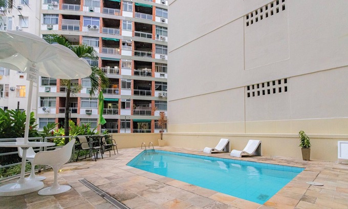 Copacabana Apartamento | SUH Ipanema 04 Beach Pool