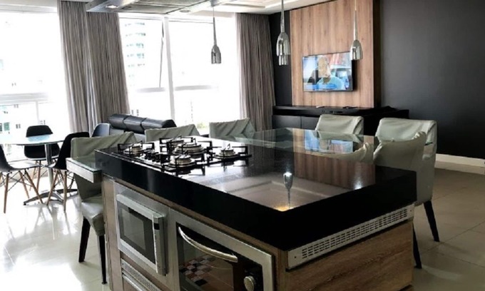 Andorinha Apartamento | APTO nuevo y moderno c / 3 suites / 4 aire acondicionado / 4 de LED TV / Wifi / 2 garajes