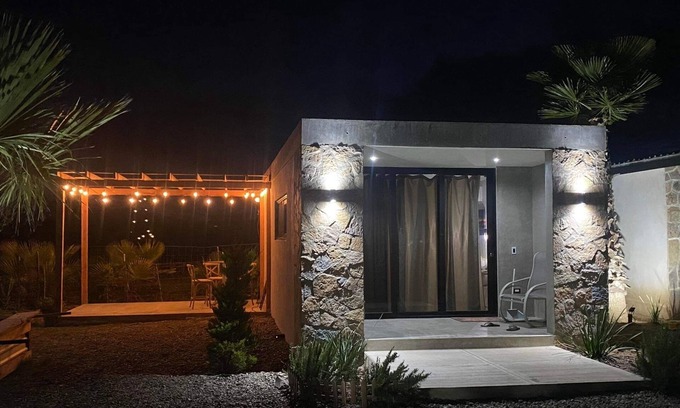 Valle de Guadalupe Cabina | Suite 1 En Finca de Piedra Valle, downtown