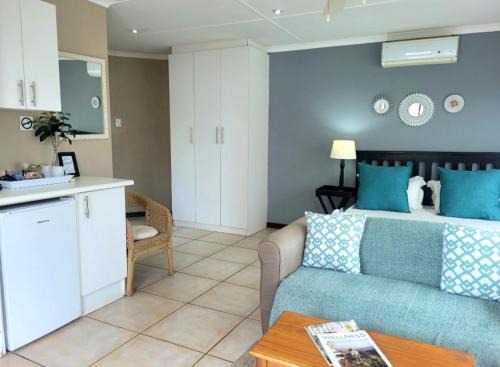 Beacon Bay Apartamento | Suite 11- Deja' Blu Bed and Breakfast- East London
